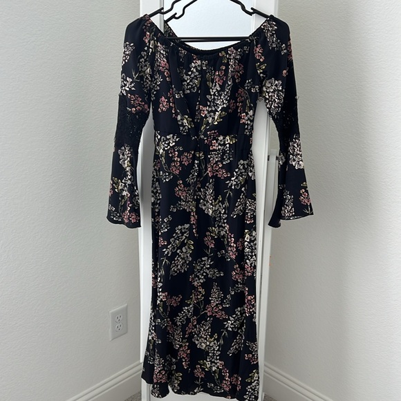 Stone Cold Fox Nicholson midi off-shoulder silk dress in floral print - Picture 4 of 13